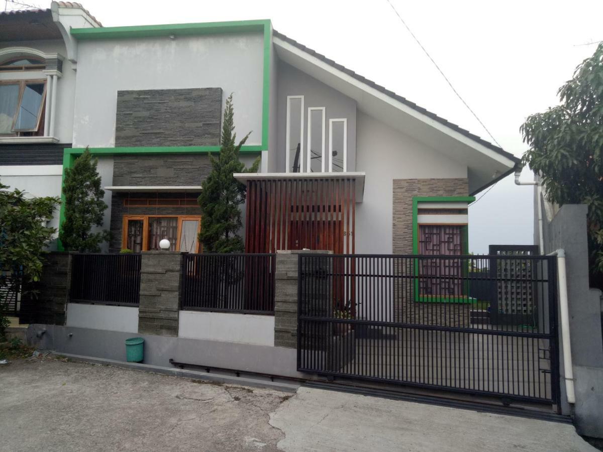 Homestay Syariah Cileunyi, Bandung Timur Exterior foto